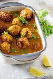 Lauki Kofta Curry Is Tomato Based Vegetarian Curry From Indian Cuisine Lauki Kofta Made With Bottle Gourd And Gram Flour Are Curry Recipes Recipes Lauki Kofta