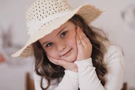 Good morning! It's Lauren from Chapter Two Photography. I'm loading up the  car and heading to Baby Loves in Wilmslow to set up my super cute  Easter-themed backdrop! I still have a