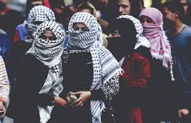 قتلت القوات الإسرائيلية بالرصاص، السبت، فلسطينيا وأصابت 396 آخرين خلال قمع مسيرات العودة. ÙÙ„Ø³Ø·ÙŠÙ†ÙŠØ§Øª Ø§Ù„Ù‚Ø¯Ø³ Ø± Ø¨Ø§Ø·Ùƒ Ø¹Ø²ØªÙŠ Ø·Ø±ÙŠÙ‚ Ø§Ù„Ù‚Ø¯Ø³