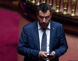 Nato a latina, il 10 settembre 1971. Lega Salvini Vata La Segreteria Ecco Chi Ne Fa Parte Il Paragone