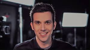 Le magicien Daniel Coutu dévoile ses trucs... et incite au bricolage