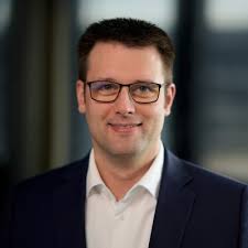 What an exciting eight months it has been at SÜSS MicroTec so far! With our  well-filled order book, driven in particular by the extraordinary AI boom,  2024 is all about execution. My