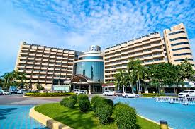 Charming inn hotel besitzt 60 klimatisierte zimmer mit folgender ausstattung: Hotel Royal Cliff Beach Pattaya Ar Trivago Com