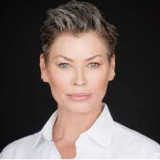 Nineties supermodel carré otis (pictured in 1989) has revealed the gritty truth about modeling that she wishes she had told her fans who wrote her letters in the past she goes on to. Pin On Hair Style