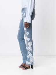 Calça Jeans Feminina De Marca Famosa Blumarine Calca Jeans Com Aplicacoes De Renda Calcas Customizadas Customizar Calca Jeans Calca Jeans