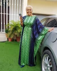Mercy aigbe's daughter dance shaku shaku as big men sprays her money at her mum's 40th birthday party please click to. Mercy Aigbe Asoebi Styles Fashion Fashionstyles Ankaraandplainmaterial A African Fashion Skirts African Print Fashion Dresses Latest African Fashion Dresses