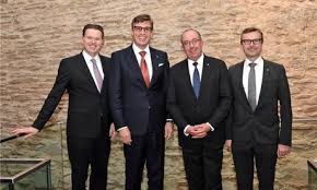 Altes rathaus regensburg, rathausplatz, регенсбург, германия. Zukunftskonzept Fur Den Wirtschaftsraum Regensburg Nachrichten Mittelbayerische