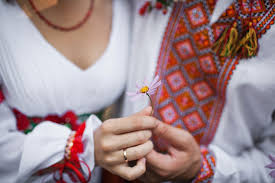 Man setz sich am festtisch nur dann, wenn der erste stern am himmel erscheint. Ukraine Hochzeit Kleid Kostenloses Foto Auf Pixabay