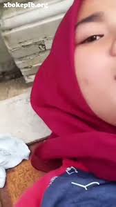 Jilbab Ngentot Di Belakang Rumah, Memeknya Masih Merah - EPORNER