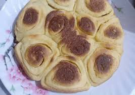 Masukkan air, ragi, gula, tepung roti, susu bubuk, garam, dan minyak sayur ke dalam mixer. Cara Membuat Cheese Roll Resep Cinnamon Roll Irit Untuk Jualan Oleh Jacki