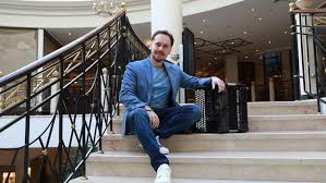 скачать минус песни потому что нельзя быть красивой такой Bayanist Ajdar Gajnullin Dazhe Rostropovich Byl Porazhen Vozmozhnostyami Etogo Instrumenta Vedomosti