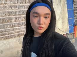 Try lang mag drag makeup😝 Out of drag : In drag: