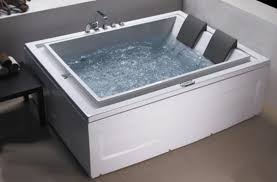 Five bathing technologies offer unique experiences with real benefits. Modern Stand Alone Whirlpool Spa Massage Tub With Single Handle Bathroom Faucet And Handshower Beaut Single Handle Bathroom Faucet Kohler Tub Jetted Bath Tubs