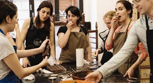 La cocina taller es toda una experiencia culinaria; Donde Hacer Cursos De Cocina En Barcelona