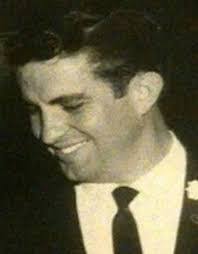 Warren Youngblood's Instagram, Twitter & Facebook