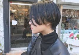 丸顔に似合うハンサムショートのヘアスタイル 髪型15選 lala magazine アジア人 ショートヘア 刈り上げヘアのデザイン ハンサム ショート