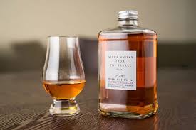 Un exploit pour la jeune distillerie qui voilà comment certains membres du jury des world whiskies awards ont décrit le meilleur whisky de la planète. Le Meilleur Whisky 2021 Comparatif Selectos
