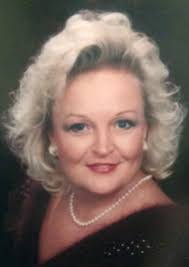 Elizabeth Groves's Instagram, Twitter & Facebook