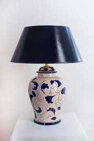 Tischlampe Cortona 54cm Mit Strichlackschirm In 2020 Tischlampen Lampe Blaue Keramik