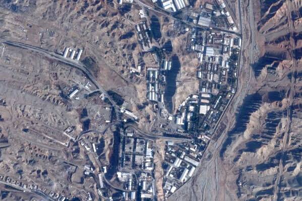 Satellite photos show damage in Iran war | AP News