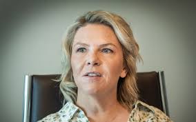 Paul Simon og kona tilbake i retten