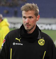 Lutz pfannenstiel (born 12 may 1973 in zwiesel) is a german former professional football goalkeeper and current football board member. Lutz Pfannenstiel Height How Tall Is Lutz Pfannenstiel