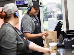 For software engineers, the average overall salary in seattle is $108,240, more than $10,000 greater than the national average. Taco Bell Will Test A 6 Figure Salary For Managers And Roll Out Paid Sick Leave As Fast Food S War For Talent Continues To Rage