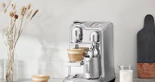 Plus besoin de se soucier de son entretien, qui est grandement facilité grâce à un système autonettoyant plus qu'ingénieux ! Le Top Des Meilleures Machines Nespresso En 2021 Heavybull