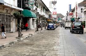 He is a producer and writer, known for звездный путь 7: Jalan Braga Romatisme Braga Untuk Keluarga Tempat Me