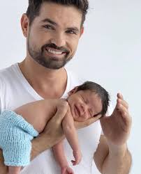 El Actor Mexicano Ferdinando Valencia anuncia la muerte de su hijo Dante de  tres Meses. El pequeño padecía de Meningitis, una enfermedad que presentaba  desde su nacimiento