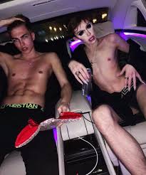 Андрей Петров слитые откровенные фото без цензуры (52 фото)