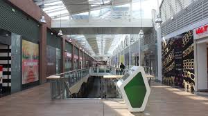 Sylvain aine rd 306 69830 saint georges de reneins. Grand Paris Ces Centres Commerciaux Desesperement Vides Contrevues Paris