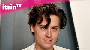 We would like to show you a description here but the site won't allow us. Riverdale Star Cole Sprouse Argert Fans Mit Seiner Neuen Freundin Youtube