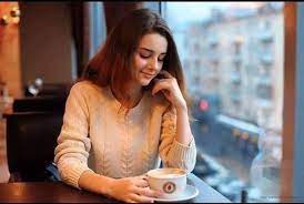 just 4 girls الفتاة التي تشرب قهوة بكثرة تعاني من facebook