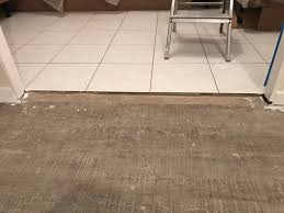 .parquet carrelage se fait à plat, c'est à dire que les revêtements de sols ont la même hauteur , à article, nous vous présenterons les différents produits utiles pour rattraper une différence de niveau. Deux Niveaux De Sol Communaute Leroy Merlin