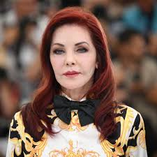 Sir Tom Jones discusses 'romance' with Priscilla Presley following wife's  death