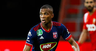 His jersey number is 11. Fc Nantes Pourquoi Loic Nego N A Pas Perce Chez Les Canaris