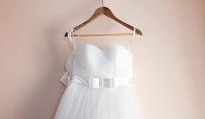 Maybe you would like to learn more about one of these? Brautkleid Mit Schleife Das Romantischste Brautaccessoire