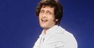 It was originally released in 1969 on the cbs disques label. Paroles De Les Champs Elysees Explication Joe Dassin