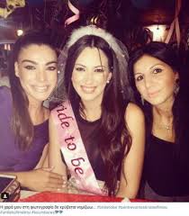 Ενημερώσου για τα τελευταία νέα, τις εκπομπές, και τις playlists, πάρε μέρος σε πολλούς διαγωνισμούς. Hbh Adamoy Ston Gamo Ths Koyklas Aderfhs Ths Eikona H Apopsh