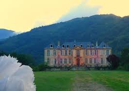 Stream le château abandonné by yvan lm from desktop or your mobile device. A Couple Bought An Abandoned French Chateau From The 1700s This Is What They Found Inside