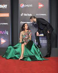 في لعبة صندوق المفاجأتelhiwar ettounsi. Ø­Ù‚ÙŠÙ‚Ø© Ø§Ù„Ø´Ø¬Ø§Ø± Ø¨ÙŠÙ† Ù…Ø­Ù…Ø¯ ÙØ±Ø§Ø¬ ÙˆØ¨Ø³Ù†Øª Ø´ÙˆÙ‚ÙŠ ÙÙŠ Ù…Ù‡Ø±Ø¬Ø§Ù† Ø§Ù„Ø¬ÙˆÙ†Ø© Et Ø¨Ø§Ù„Ø¹Ø±Ø¨ÙŠ