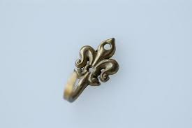 Command is the biggest seller of these hooks and they come in a wide range of options to suit your needs. Wall Hook Small Decorative Fleur De Lys Gold Tone French Antique Decor Architectural Metal Salvage Vintage Metal Storage Fixture For Wall Fleur De Lys Antique Style Gold Tones