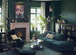 mezcla texturas y colores cristal con terciopelo y verde con rosa para tu salon blauwgroene muren woonkamermeubilair groene kamers