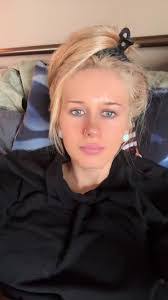 Elexis Jones's Instagram, Twitter & Facebook