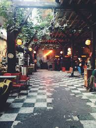 Epingle Par Gph Sur 2 Wonderland Places Resto Paris Comptoir General Paris Lieux