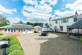 Digswell Place Welwyn Garden City 5 Bedroom Converted Character Property William H Brown Garden City Welwyn Property