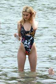 See more of nicola peltz on facebook. Nicola Peltz Paparazzi Thong Swimsuit And Cameltoe Photos Nucelebs Com