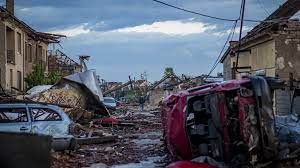 A tornado has swept through several villages in the czech republic, killing four people and leaving more than 100 others injured. Pcghpsrleknuum