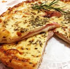 Lavorate nel frattempo la ricotta con l'uovo, il grana e un pizzico di sale. Torta Salata Con Prosciutto Cotto E Scamorza